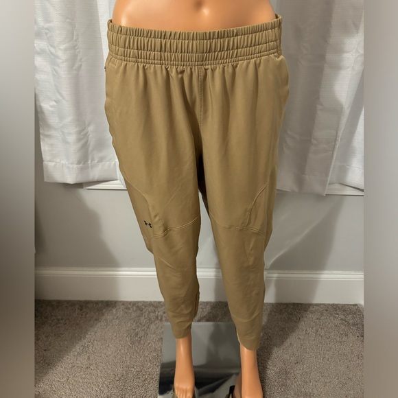 Under Armour Pants - Great Under Armour size L khaki drawstring joggers worn once